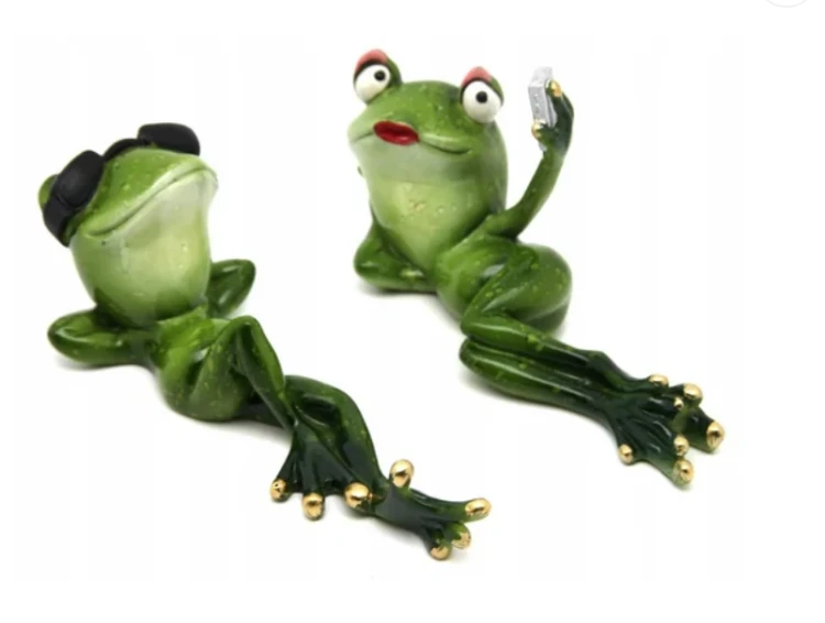 FIGURKA-PANi-zABA-NA-WAKACJACH