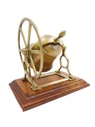 Mosiężny Dzwon obrotowy na drewnianej podstawie