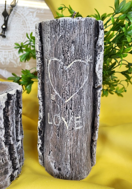 ŚWIECA PARAFINOWA Z NAPISEM LOVE WALENTYNKI