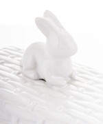 BIAŁA MASELNICZKA CERAMICZNA ZAJĄC KOSZYK