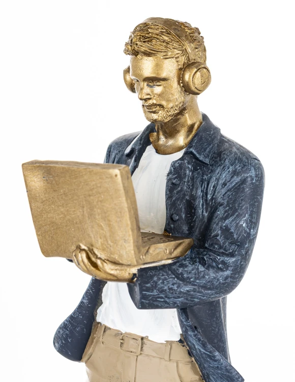 FIGURKA MĘŻCZYZNA Z LAPTOPEM BUSINESSMAN PREZENT 25x6CM
