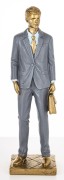 FIGURKA MĘŻCZYZNA BIZNESMEN ELEGANCKI PREZENT 25x7CM