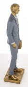 FIGURKA MĘŻCZYZNA BIZNESMEN ELEGANCKI PREZENT 25x7CM