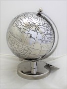DEKORACYJNY METALOWY GLOBUS 21X16CM
