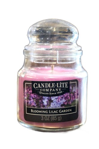 ŚWIECA CANDLE - LITE EVERYDAY COLLECTION ŚWIECA ZAPACHOWA  BLOOMING LILAC GARDEN