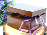 Elegancka Drewniana Szkatułka na Biżuterię z Lusterkiem i Przegródkami 15 cm