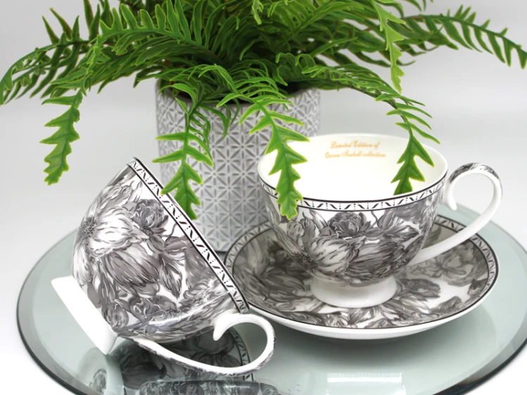 Zestaw Filiżanek ze Spodkami Porcelana Czarno-Biała Kwiaty 250ml