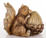 Figurka Dekoracyjna Śpiąca Wiewiórka z Żołędziem 13 cm
