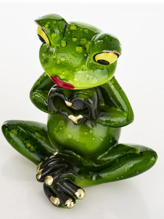 FIGURKA PANI ŻABA Z SERCEM PREZENT WALENTYKI 8,5x7,5x6